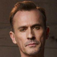 Robert Knepper